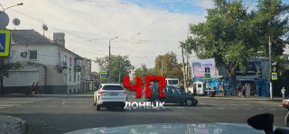 Серьезное ДТП в Донецке: светофор не функционирует